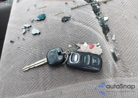 2001 Toyota Sequoia Sr5 V8 from USA, damaged, VIN 5TDBT44A01S002081